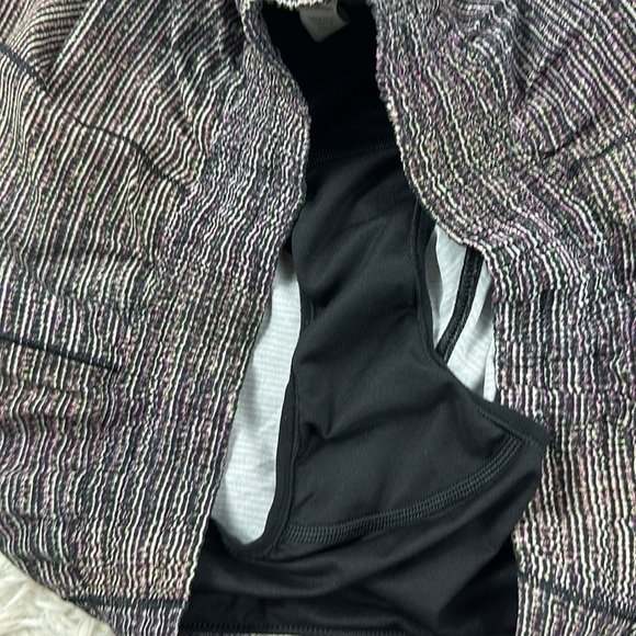 Lululemon Hotty Hot Low Rise Short 4" - Picture 3 of 6